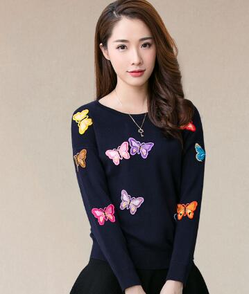 Woman Pull over Winter Sweater Butterfly and Floral